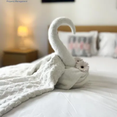 Laura's Cozy * لارنكا