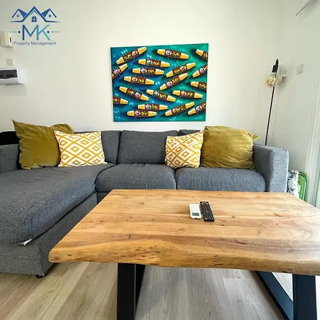 Laura's Cozy Appartement Larnaca