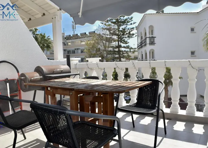 Laura's Cozy Larnaca