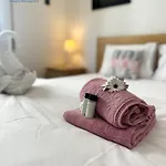 Laura's Cozy * Λάρνακα