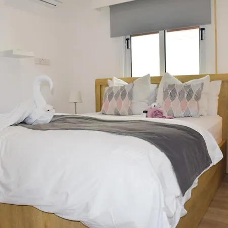 Laura's Cozy Διαμέρισμα Λάρνακα